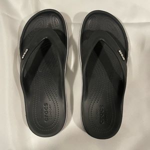 Crocs Flip Flops Mens Size 6/ Womens Size 8